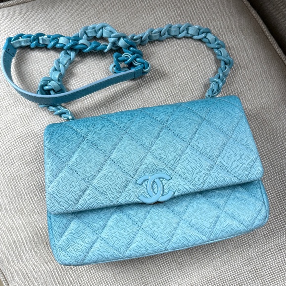 CHANEL My Everything Incognito Medium Blue Ombre Shaded Quilted Caviar Flap Bag - Picture 1 of 14